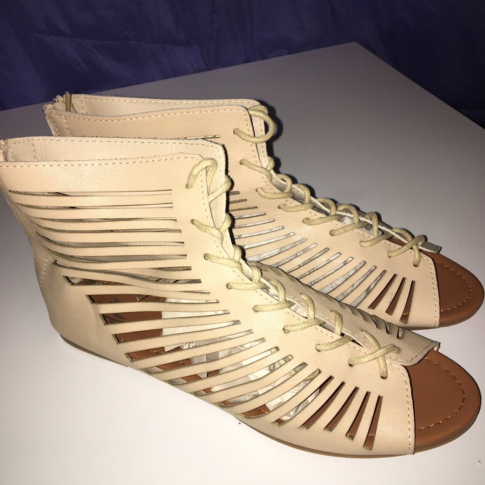 NWOT Shiekh Tan Sandals